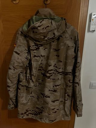 Chaqueta Gore-Tex árida nueva