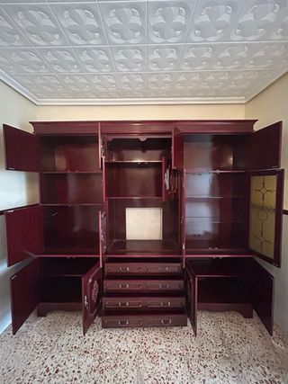 Mueble de salón madera y cristal