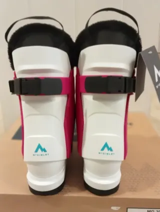 NUEVO. Botas de esquí niña Talla 36