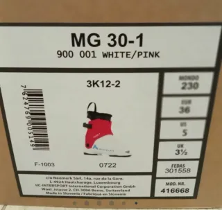 NUEVO. Botas de esquí niña Talla 36