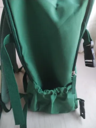 Mochila de cabina negra y verde