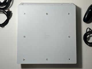 Ps4 Pro + Mando, Cables y Juego