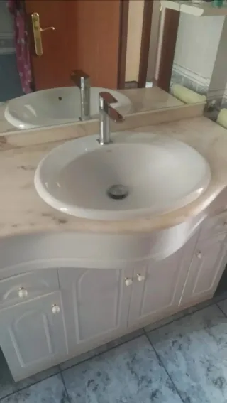 Conjunto Mueble Baño con Espejo Grifo no incluido
