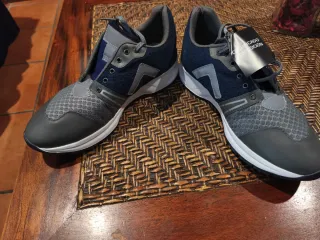 Zapatillas deportivas nuevas