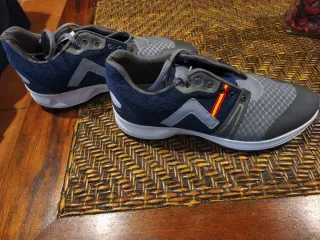 Zapatillas deportivas nuevas