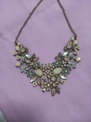 Bisuteria: Conjunto Gargantilla y Pendientes Flora