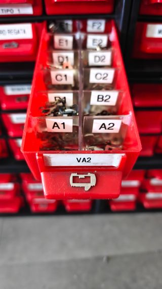 Lote de bombines con entallas organizadas