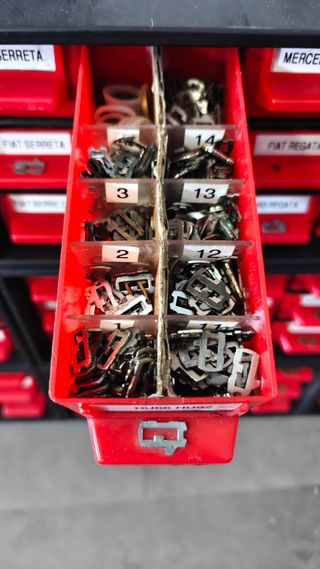 Lote de bombines con entallas organizadas