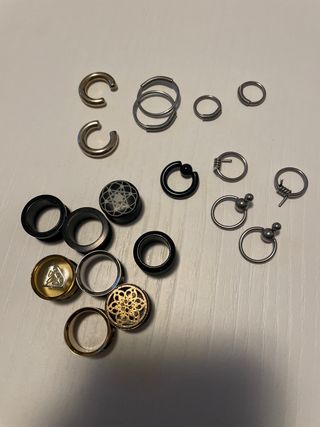 Lote de dilataciones y piercings