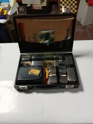 Neceser de viaje antiguo