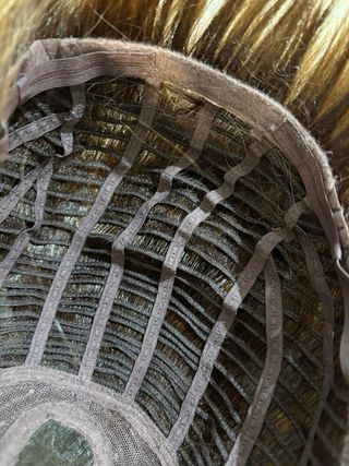 Peluca oncologica pelo sintético castaño claro