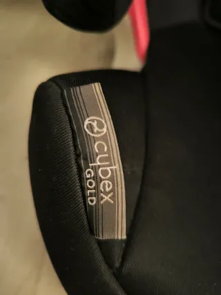 Silla de coche de fácil instalación y casi sin uso