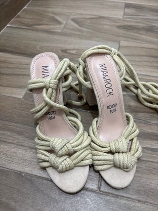 Tacones de plataforma y cuña