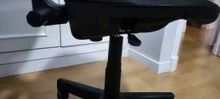 Silla giratoria con ruedas