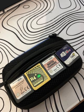 Nintendo DS Lite Plata con juegos,funda y cargador