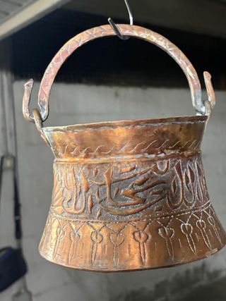 Secchiello in rame antico con iscrizioni