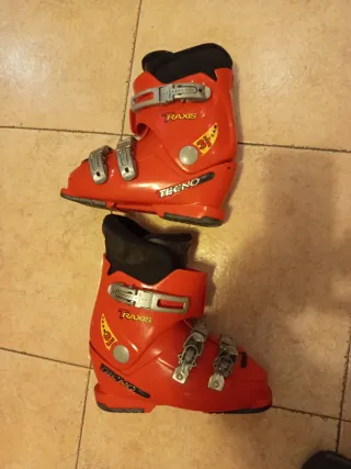 Botas de esquí infantiles rojas