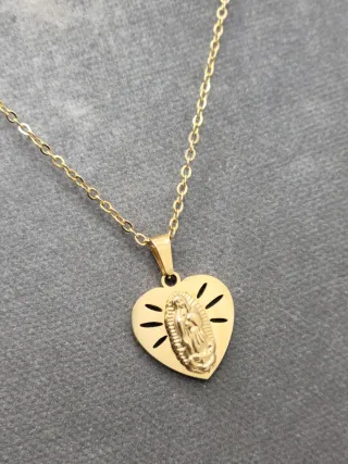 Collar Corazón Virgen María Acero Dorado