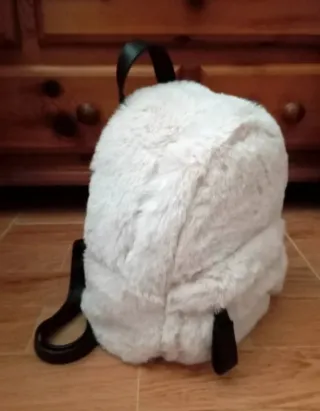 Bolso mochila Pull&Bear de pelo  extra suave NUEVO