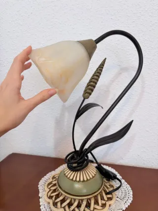 Dos lámparas de mesa floral