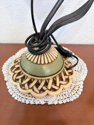 Dos lámparas de mesa floral