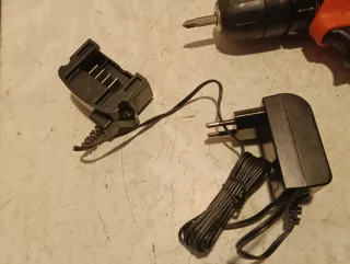 Taladro Black+Decker 10.8V a batería