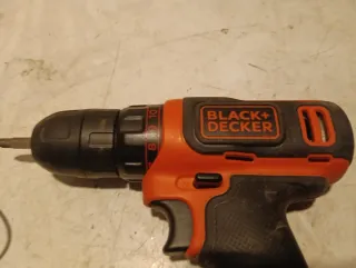 Taladro Black+Decker 10.8V a batería
