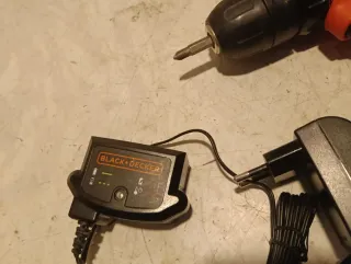 Taladro Black+Decker 10.8V a batería