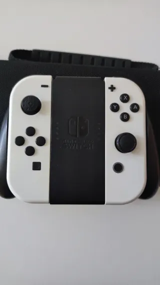 Nintendo Switch OLED Bianca