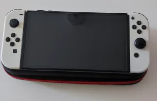 Nintendo Switch OLED Bianca