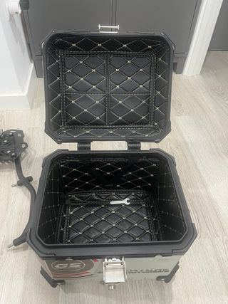 Baúl Top Case y Soporte Yamaha Tenere 700