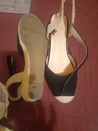 Sandalias cuña baja mujer beige/negro