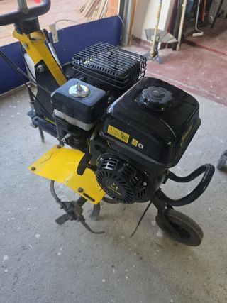 Mula para arar la tierra