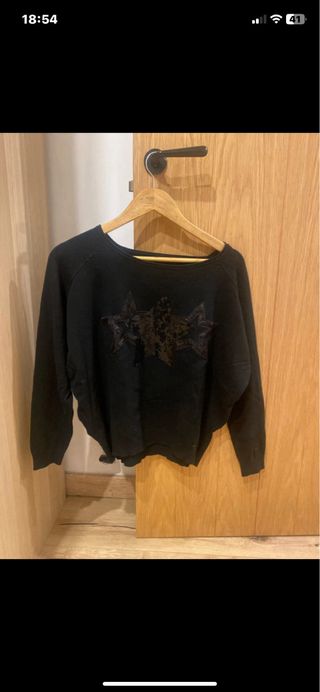 Jersey negro con estrellas