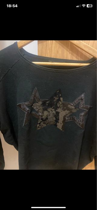 Jersey negro con estrellas