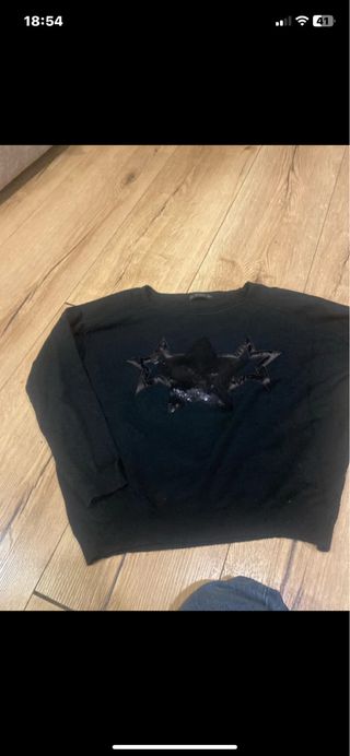 Jersey negro con estrellas