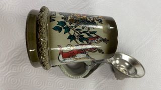 Jarra de cerveza Austria con escudo