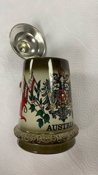 Jarra de cerveza Austria con escudo