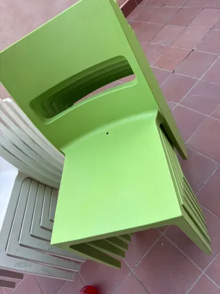 12 Sillas Apilables Exterior Verdes y Blancas