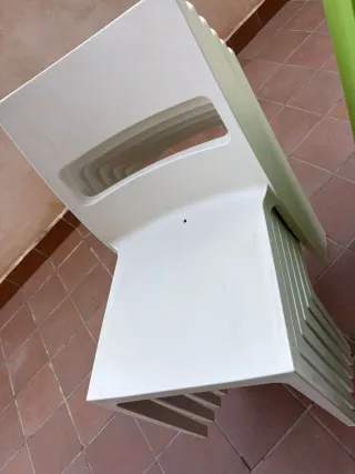 12 Sillas Apilables Exterior Verdes y Blancas