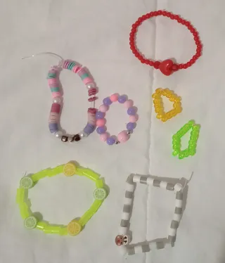 Pack 15 pulseras y 2 anillos caseros