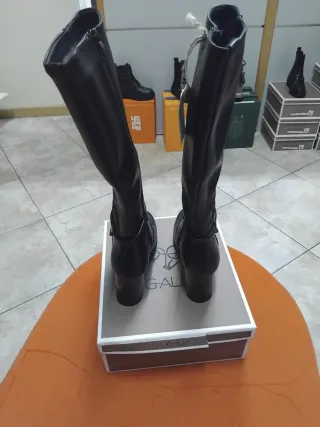 Stivaletti Galia n.35,disponibile pure il 38