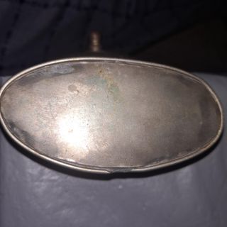 Tabaquera antigua latón repujado S. XIX