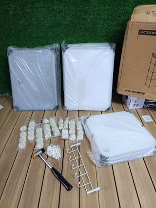 SONGMICS Mueble Zapatero Plástico, 8 Compartimentos para 32 Pares de Zapatos, con Puertas, Estructura de Acero y Estantes de Plástico, Armario para Dormitorio, Blanco Nube y Transparente LPC034W01