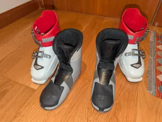 Botas esquí niño ajustables Roces. Tallas 30-35.