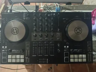 Controlador DJ Traktor Kontrol S3