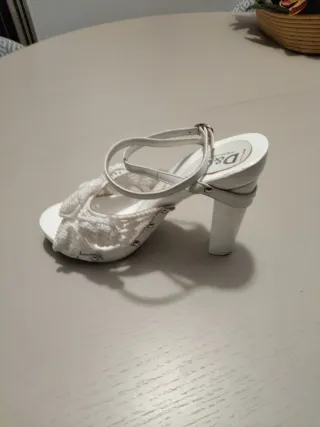 Sandalias D&G tacón blanco
