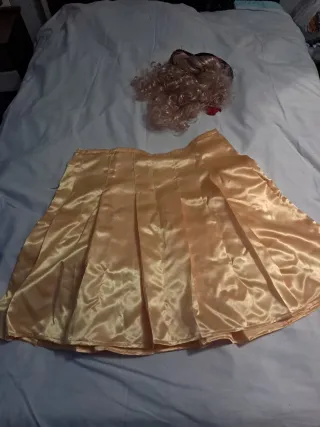 Falda plisada amarilla para disfraz