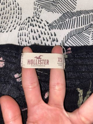 Blusa Hollister Flores Negra Naranja