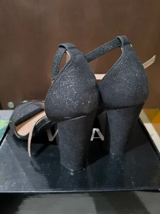 Scarpe eleganti tacco nero glitterate